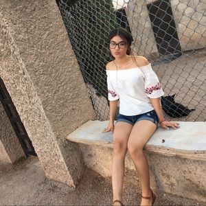 Meet your Posher, Aleyra